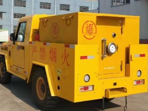 岭东凯龙爆破器材运输车：保障爆破任务的安全运行